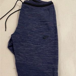 Nike tech fleece joggers